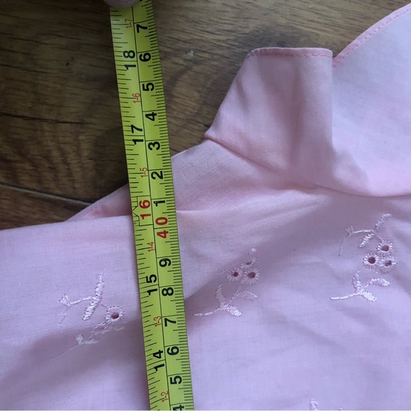 Adorable Pink Vintage Dress with Eyelet Details - Picture 5 of 8